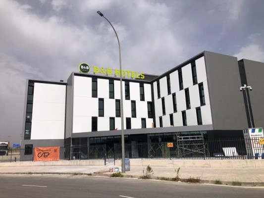 B&B remata su 'triplete' en Alicante con otras 95 habitaciones en El Espartal