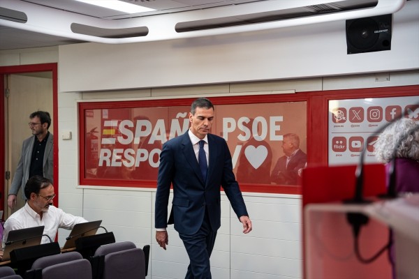  El PSOE se enfrenta al peor momento de Sánchez sin banquillo para la sucesión 
