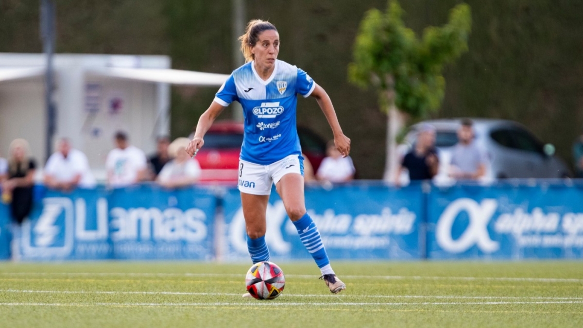 Estefa en un partido con el Alhama CF ElPozo. - Foto: ACFE