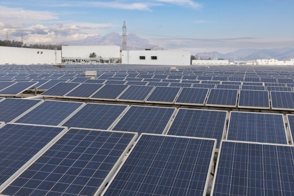 València lanza una campaña para poner placas solares en azoteas de edificios residenciales