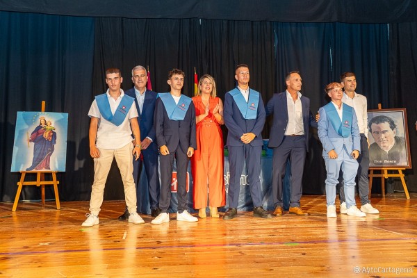 Más de 170 alumnos de FP de los Salesianos se gradúan con la alcaldesa de Cartagena como madrina