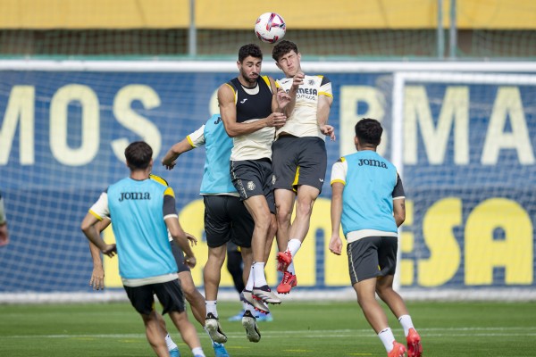 El Villarreal trabaja bajo mínimos a la espera de recuperar a sus internacionales tras el parón