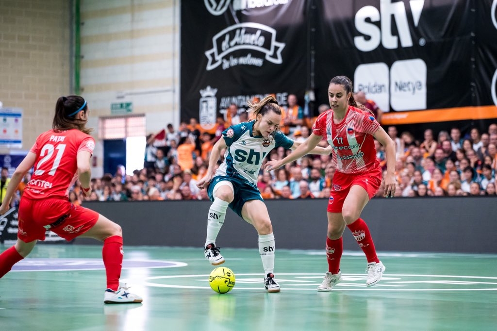  El STV Roldán debe volver a ganar en Madrid para ser campeón al caer en un Gabriel Pérez lleno a reventar