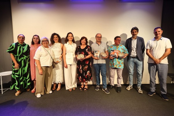 Carles Cano y Francesc Gisbert, ganadores de los Premis Samaruc de literatura infantil y juvenil
