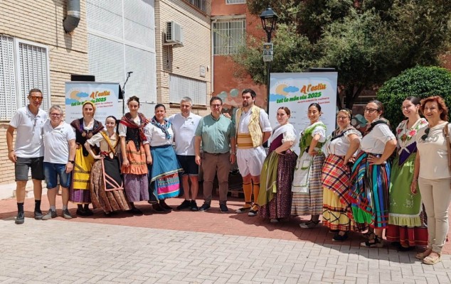 Arranca el ciclo 'A l’estiu, tot lo món viu' llevando danzas y la cultura tradicional hasta el Grupo San Lorenzo