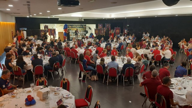 La 25a Trobada de penyes barcelonistes reuneix a més de 200 aficionats blaugrana a Castelló