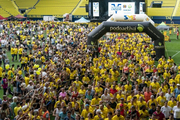 Gran fiesta de la afición del Villarreal CF en el Estadio de la Cerámica