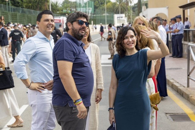 El 'finde' de Ayuso en la Región: no se pierde el festival aéreo de San Javier ni el cumpleaños de Arroyo en La Manga