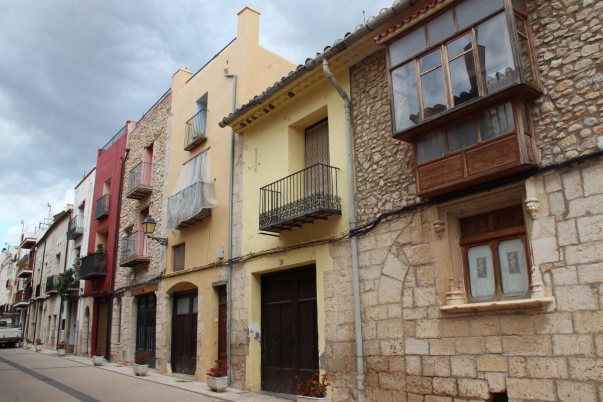 El plan especial de protección de la arciprestal de Sant Mateu propone restaurar dos edificios y remodelar la calle Sant Isidre