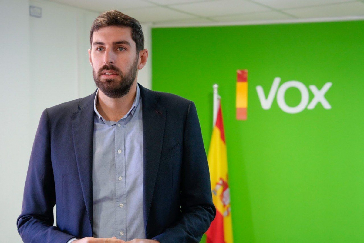 Antelo (Vox) le 'pide' dos diputados a López Miras  para presentar una moción de censura en el Congreso