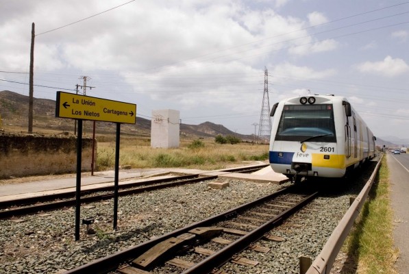 Renfe lanza la tarjeta sin contacto '+Renfe&tú' en los Cercanías de la línea Cartagena-Los Nietos