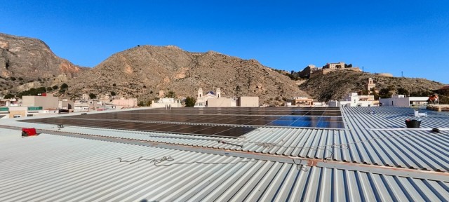 Orihuela cifra en más de 29.000 euros el ahorro gracias a placas solares en menos de un año
