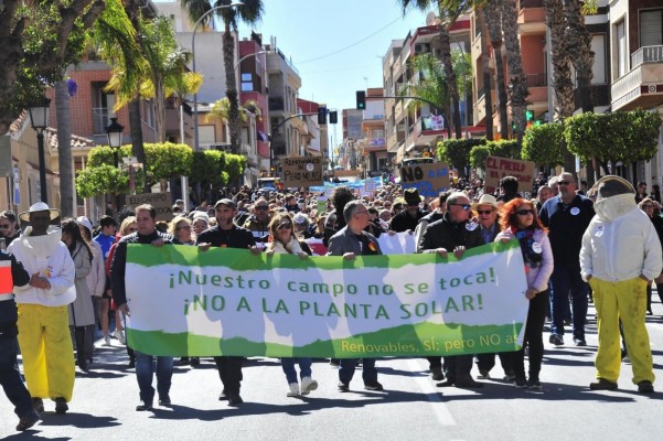 Vecinos de San Miguel rechazan la nueva ubicación de la macroplanta solar de la desaladora de Torrevieja