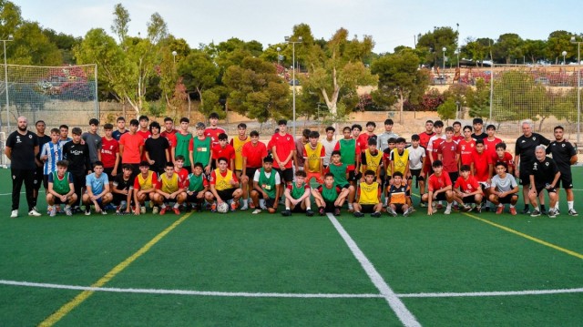 El Hércules vuelve a prometer fútbol femenino, pero la base sigue sin campos propios para entrenar