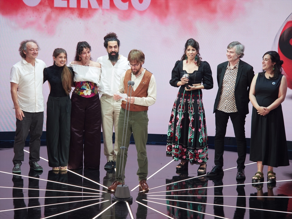 El equipo de Farra recoge el premio Mejor espectáculo musical o lírico - Foto: EDUARDO SANZ/ EP El equipo de Farra recoge el premio Mejor espectáculo musical o lírico