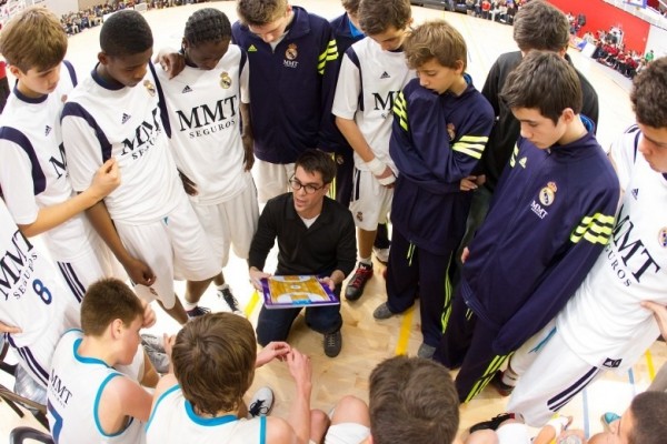 El técnico madrileño José Luis Pichel buscará el ascenso en el nuevo proyecto del Amics Castelló
