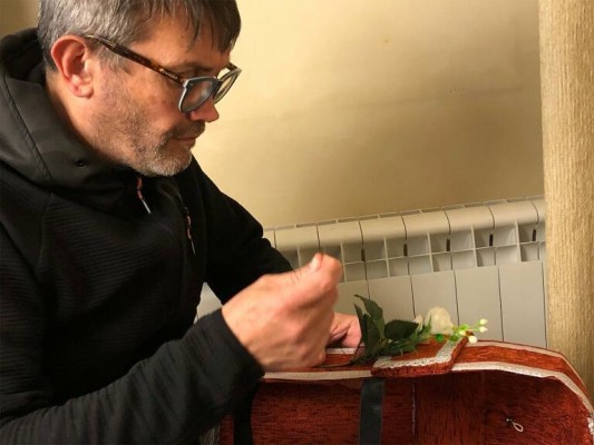 Rafael Tormo deja la coordinación de la asociación de artistas valencianos, que asume Xelo Bosch