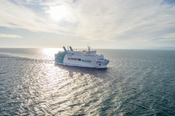 Baleària y Eurona se unen para mejorar la experiencia de conectividad a bordo con un servicio wifi pionero