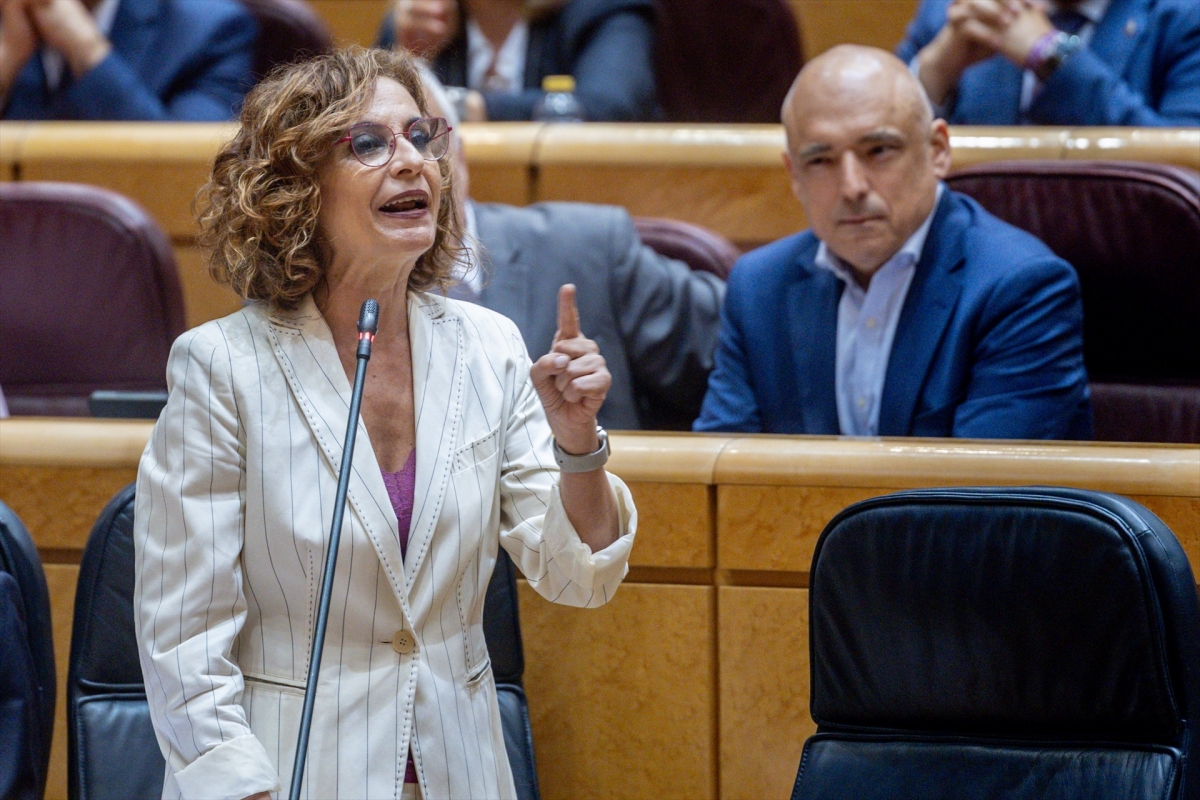 La vicepresidenta primera y Ministra de Hacienda, María Jesús Montero. - Foto: EP / RICARDO RUBIO