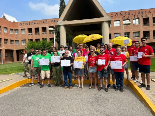 De la consulta de la lengua a la Dana: Plataforma per l'Ensenyament suspende la gestión del Consell del curso escolar