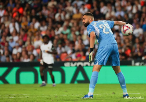 Mamardashvili promete luchar por la permanencia del Valencia antes de irse al Liverpool
