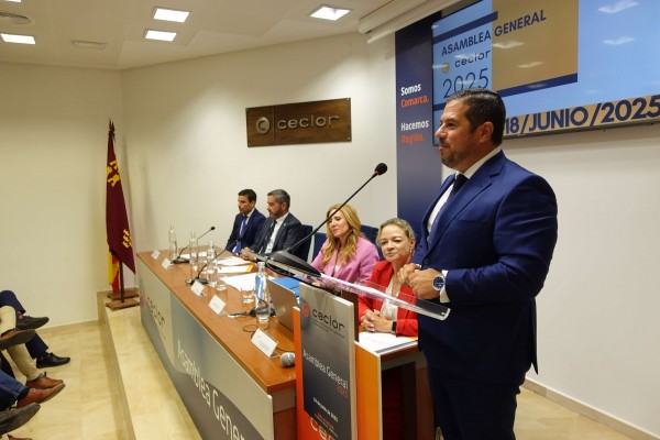 Los empresarios de Lorca renuevan la confianza en Juan Jódar: 