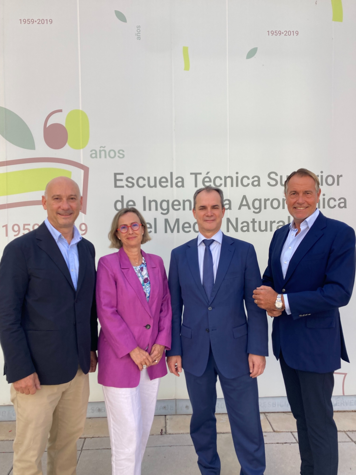 Diego Sáez de Eguílaz (MESBOOK), Constanza Rubio (ETSEAMN), José Antonio Cola (BANCO  SABADELL) y Antonio Reig (UPV).