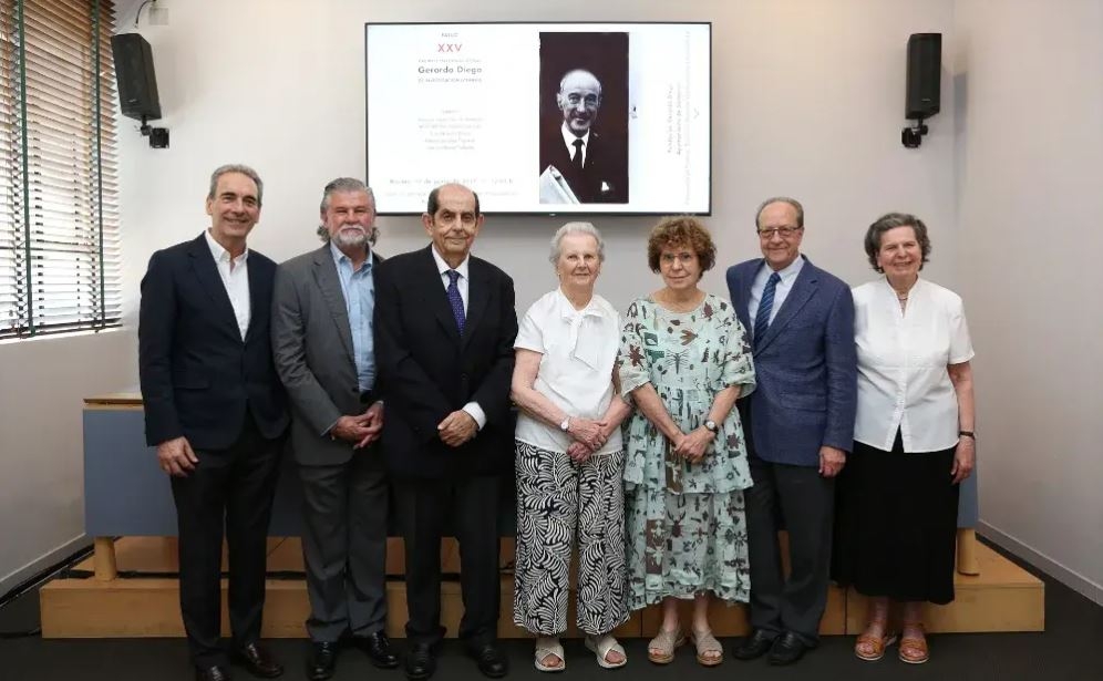 El profesor murciano Fernández del Amor gana el premio Gerardo Diego por un ensayo sobre José María Valverde