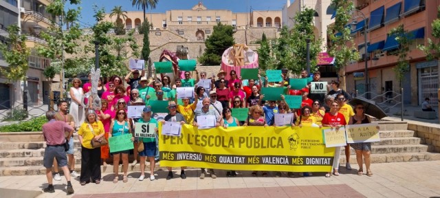 La Plataforma en Defensa de l'Ensenyament Públic también suspende al conseller Rovira en Alicante