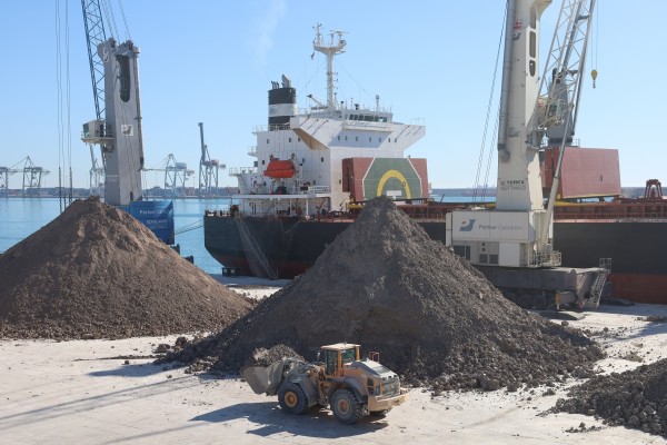 La ucraniana Vesco pone el foco en España: ampliará inversiones y abrirá una nueva cantera para el azulejo