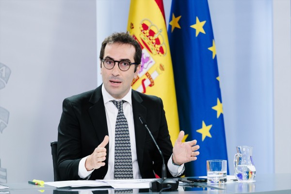 El Gobierno presenta un plan de ajuste para bajar la deuda al 90,6% del PIB en 2031
