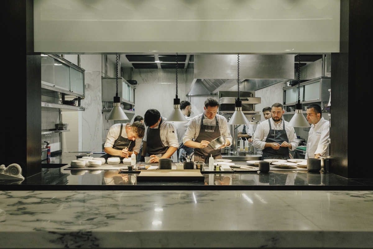 Orobianco celebra su décimo aniversario por todo lo alto con una cena a cuatro manos 
