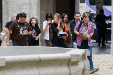 Nueve asociaciones, tres de ellas de fuera del listado, piden comparecer en la Comisión de Les Corts sobre la Dana