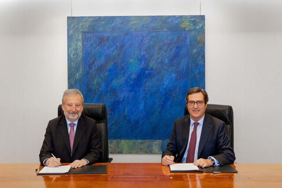 La CEOE y CaixaBank lanzan una línea de financiación para empresas por 45.000 millones de euros