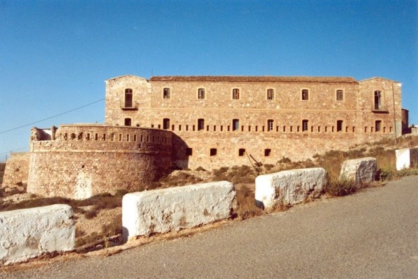 Cartagena da luz verde a la compra de Galeras y Fajardo para transformar su fachada marítima y recuperar su patrimonio militar