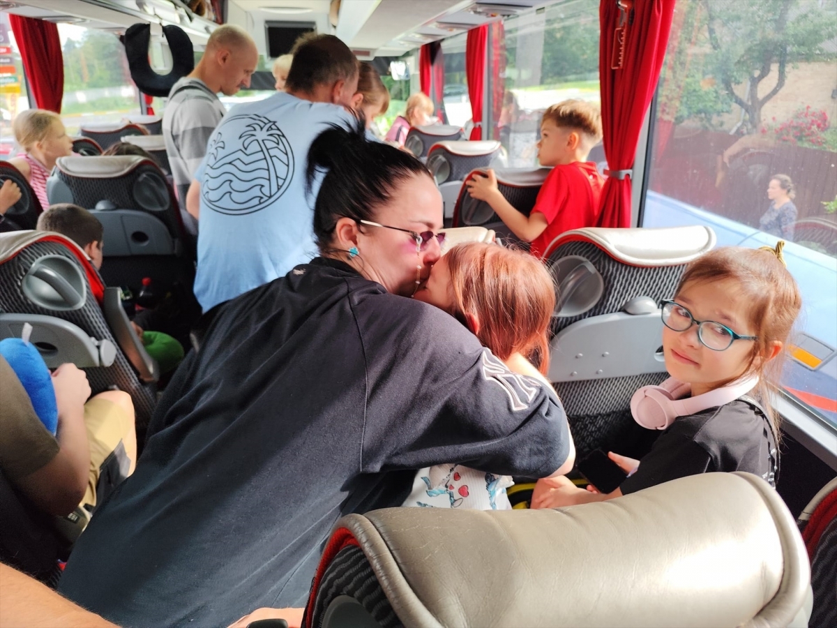 Salida de los menores de Ucrania a València. - Foto: FUNDACIÓN JUNTOS POR LA VIDA