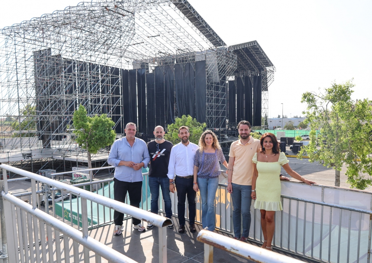 El director del Itrem durante la visita al principal escenario del Fortaleza Sound - Foto: AYTO. LORCA