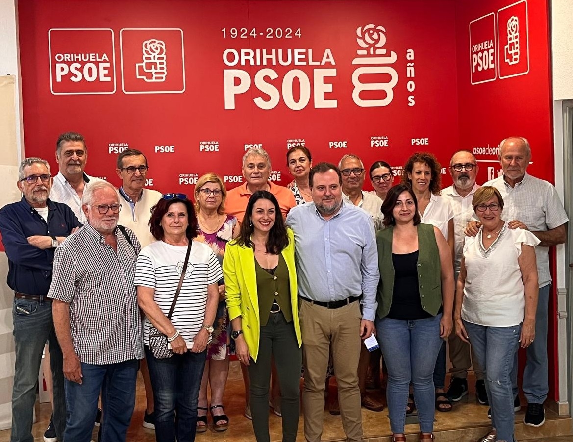 Luis Quesada oficializa su candidatura para liderar el PSOE de Orihuela y llama a reconstruir el partido desde la unidad