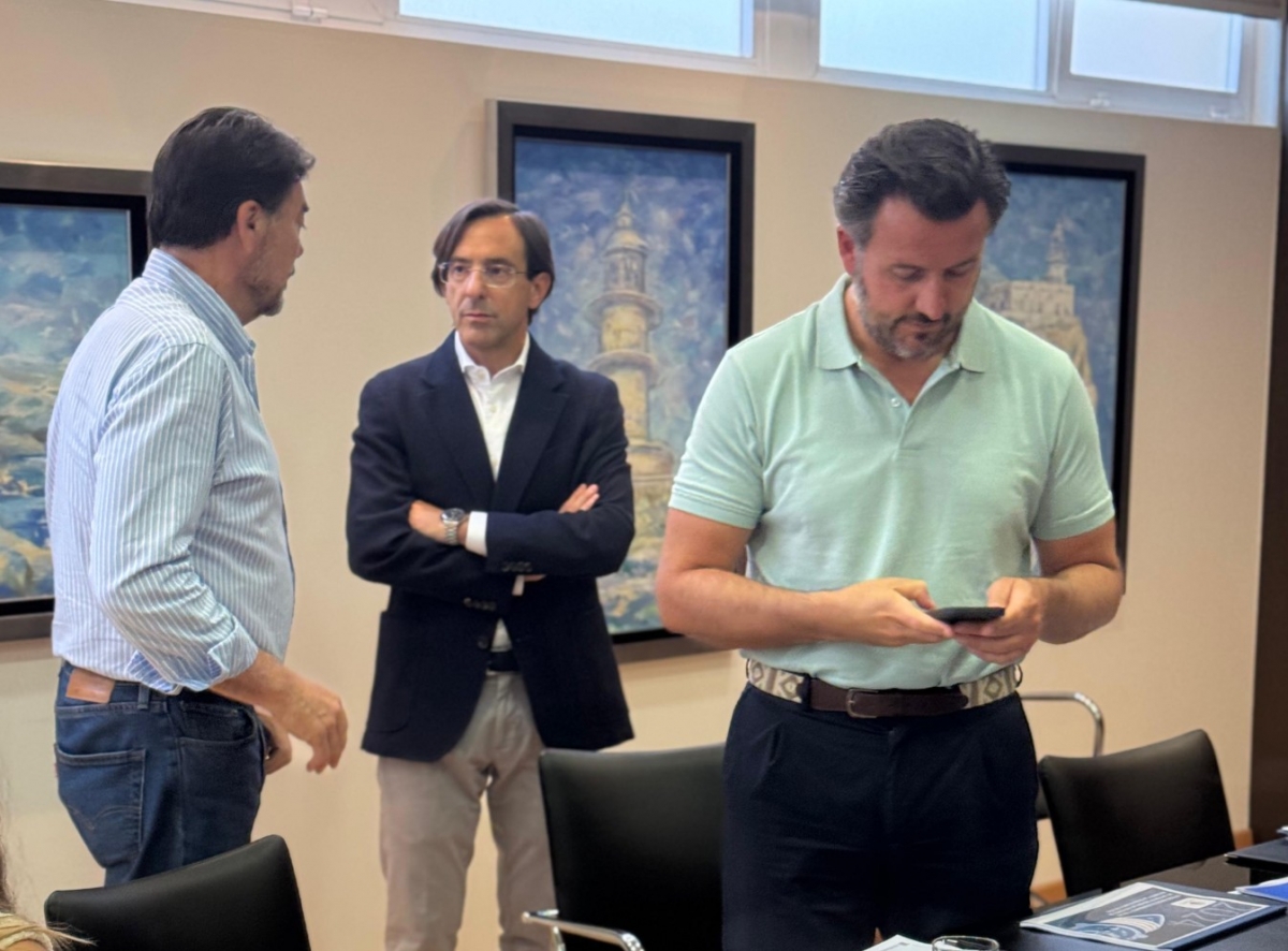 Barcala, Rodríguez y Ruz, en la reunión del consejo del Puerto.