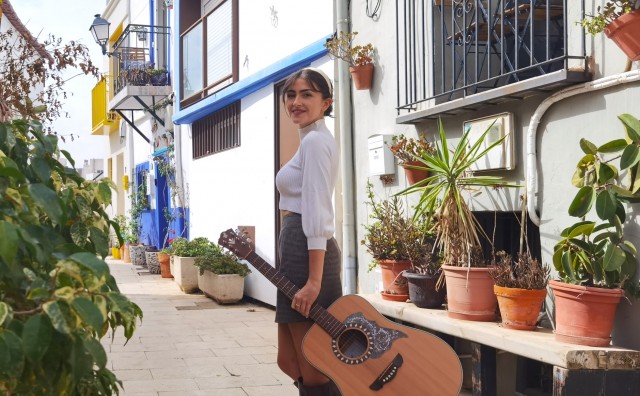 La cantante Laurine debuta en Alicante con una actuación este sábado en los Pozos de Garrigós
