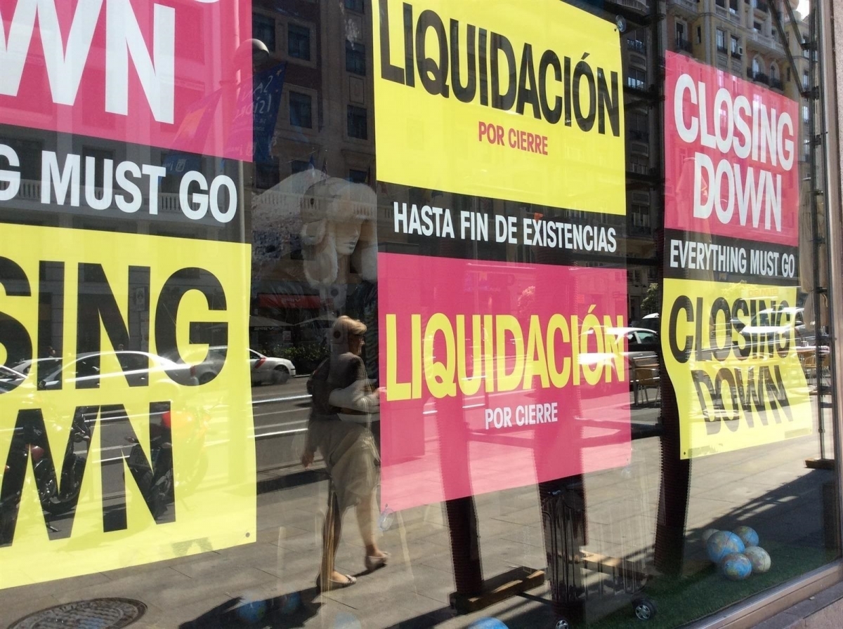 Imagen de archivo de un comercio en liquidación. - Foto: EP