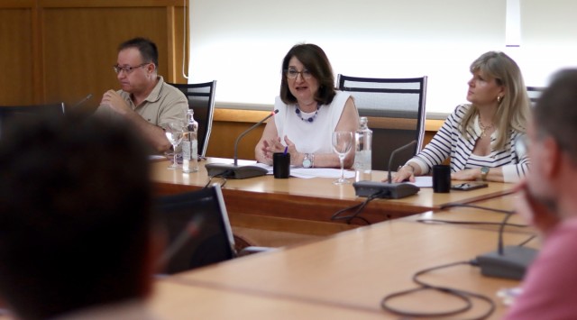 Luz verde a las prácticas sanitarias: la UMH repite hospitales de referencia; la UA se queda con el resto, y compartirán el 20% 