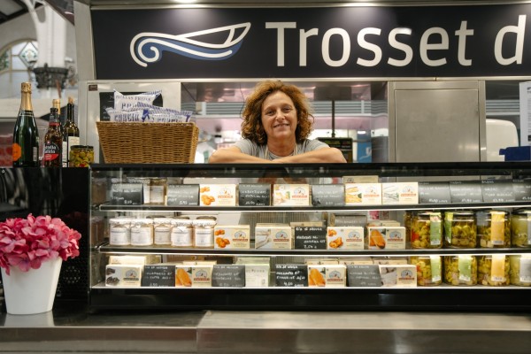 Trosset de Mar, el nuevo puesto del Mercado Central que es un homenaje a las conservas y salazones del norte