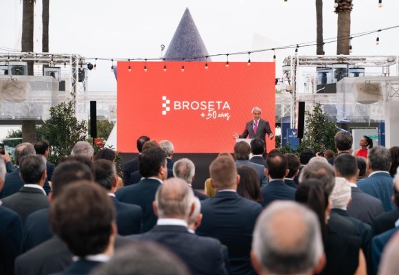 Broseta conmemora su 50 aniversario en Valencia