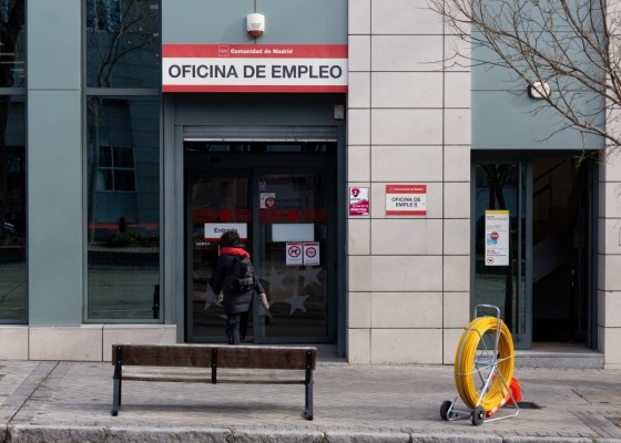 El paro en la eurozona subió una décima en agosto, hasta el 6,3 %