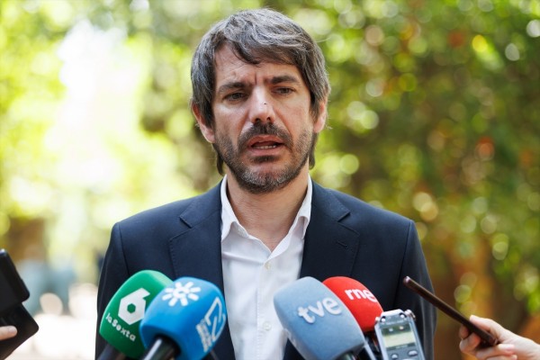 Sumar dialoga con Compromís y confía en su continuidad dentro del grupo