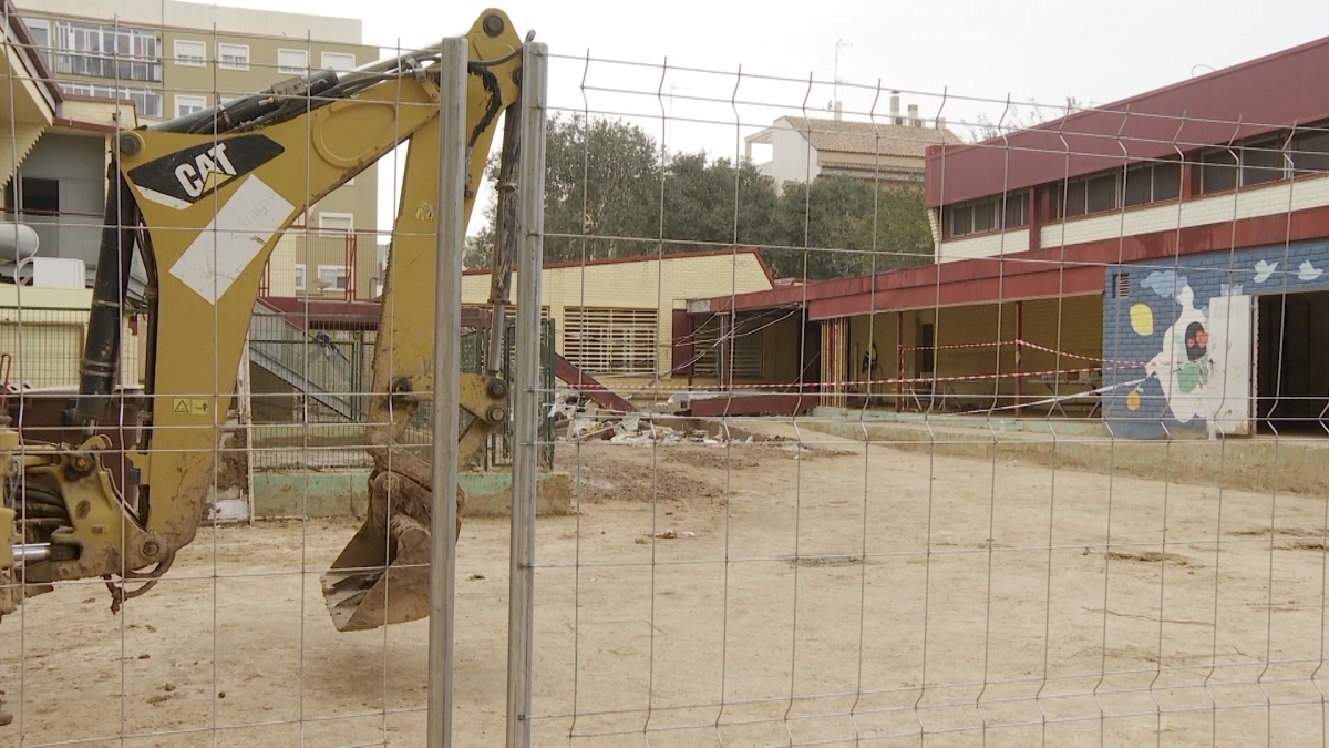 Educación y Massanassa estudian el futuro de la escuela y el CEP afectados por la Dana