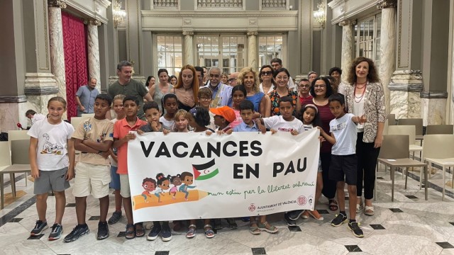 El Ayuntamiento de València renueva su apoyo a 'Vacances en pau', el programa de estancias de verano para niños saharauis
