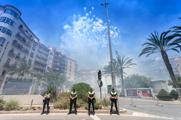 Ruido hasta reventar en la mascletà de Ferrández en Luceros
