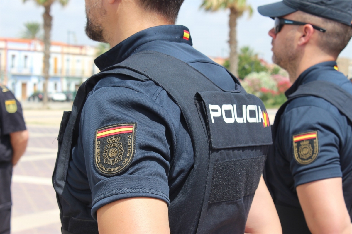Noche de San Juan: Despliegue de un dispositivo especial de la Policía Nacional en Cabanyal y Malvarrosa